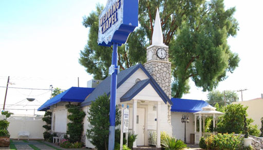 La Capilla Desde Otro Angulo Picture Of Graceland Wedding Chapel The Graceland Chapel Has Been A Part Of Las Vegas Strip For Over 70 Years And Is One Most Prominent Chapels Wedding In