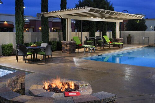 Hampton Inn & Suites Las Vegas South official hotel website