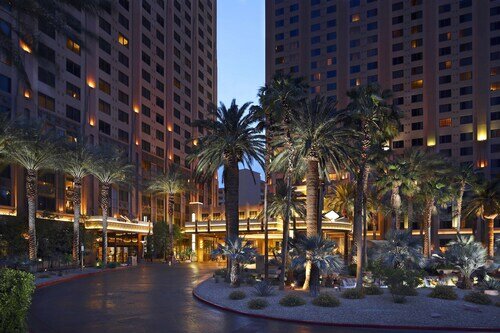 Hilton Grand Vacations on the Las Vegas Strip official hotel website