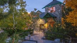 The Retreat on Charleston Peak official hotel website