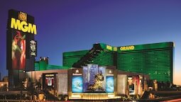 The SKYLOFTS at MGM Grand official hotel website