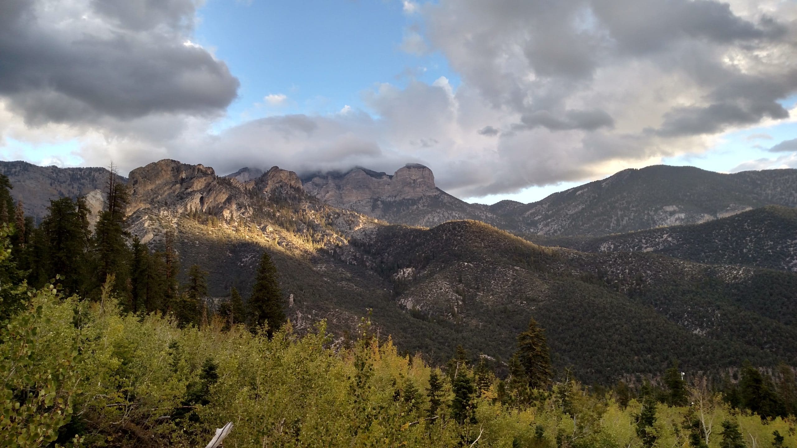 5 Great Hiking Trails in Las Vegas 5 Great Hiking Trails in Las Vegas