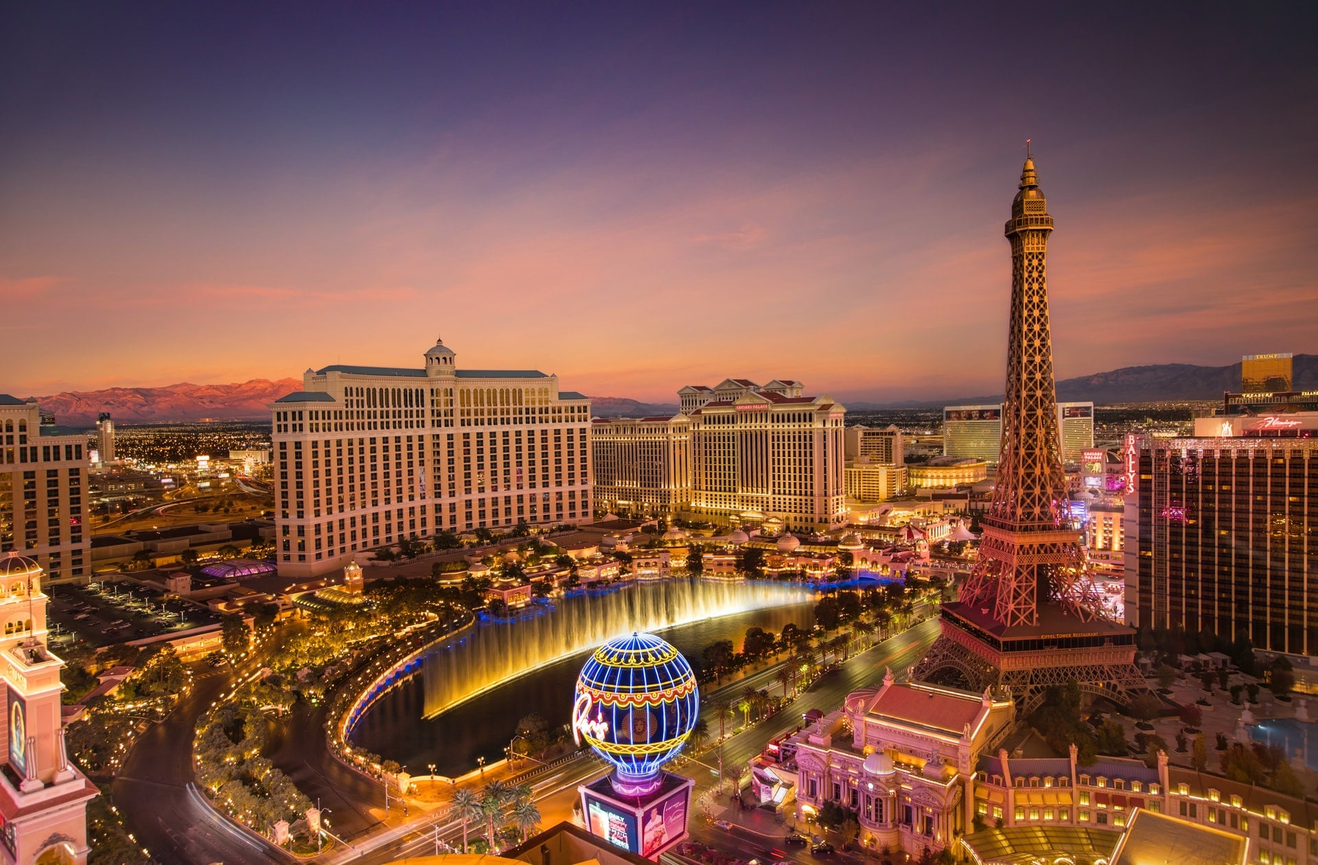 Top 10 Best Las Vegas Hotels (2025) Top 10 Best Las Vegas Hotels (2025)