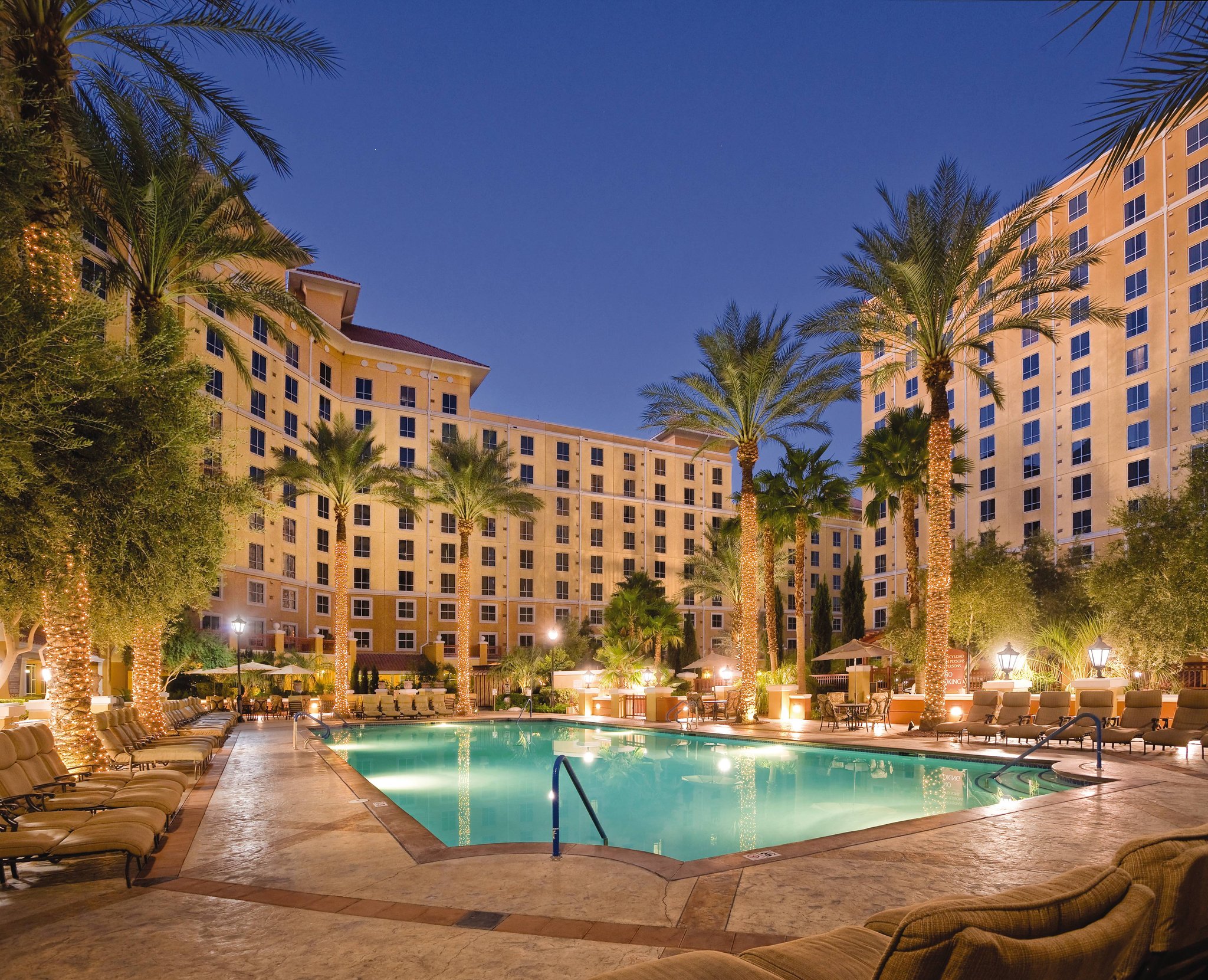 Top 10 Vegas Hotels with No Resort Fee (2024)