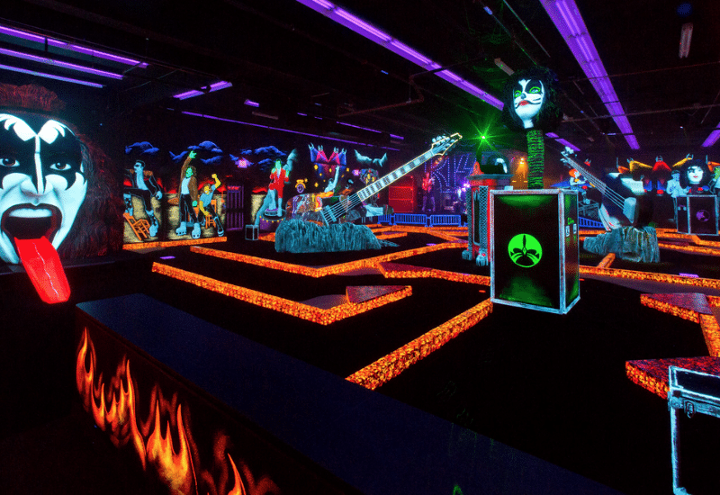 Kiss: By Monster Mini Golf