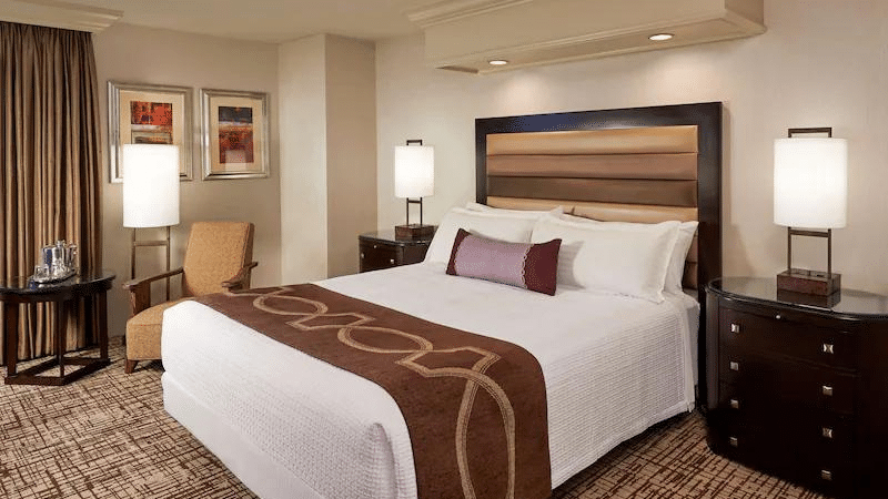 Las Vegas visitors pay too much for hotel rooms because big