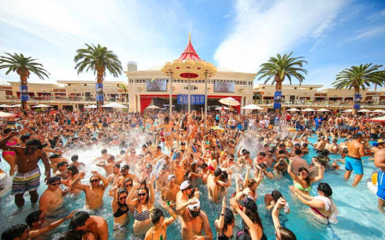 The Best Las Vegas Pool Parties Sin City S Top Dayclubs Las Vegas