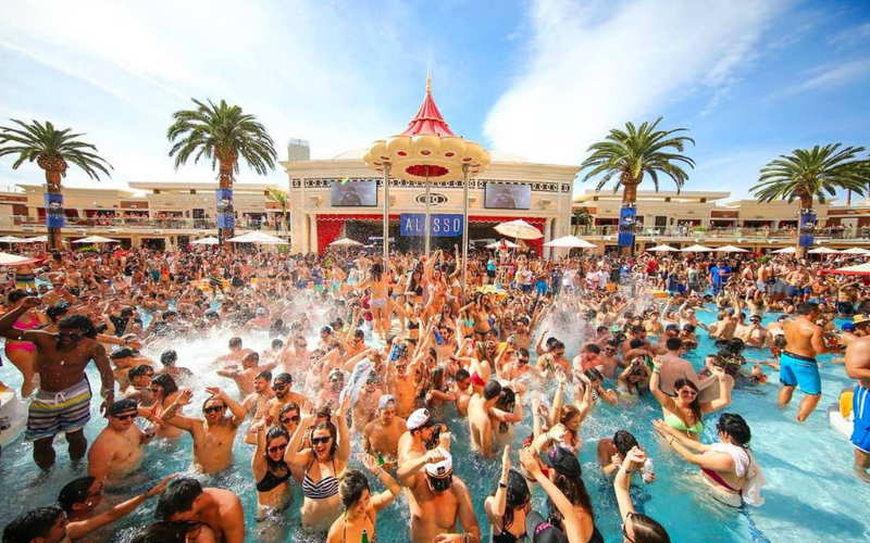 The Best Las Vegas Pool Parties: Sin City's Top 10 Dayclubs