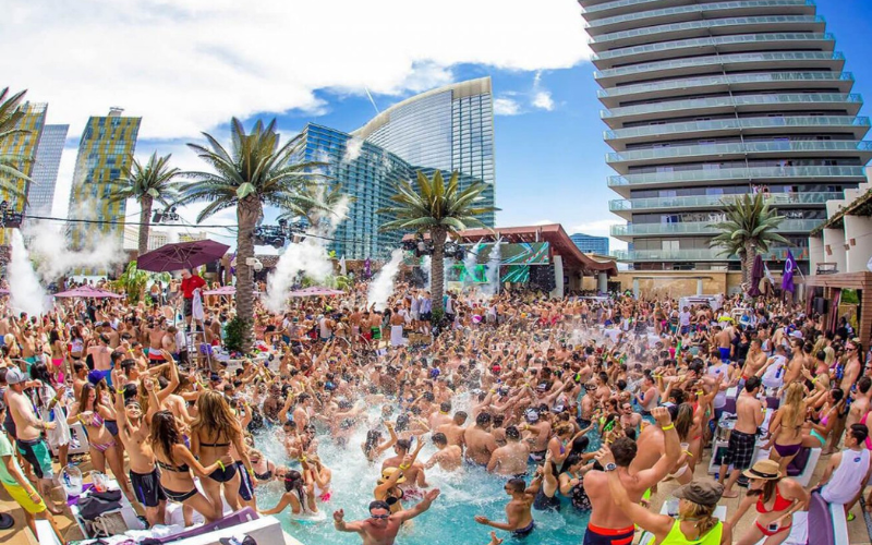 Vegas Pool Parties: The Five Best Parties to Hit Up in Sin City