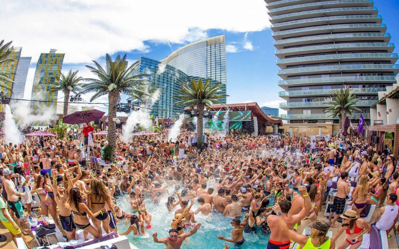 10 Of The Best Pool Parties And Day Clubs in Las Vegas