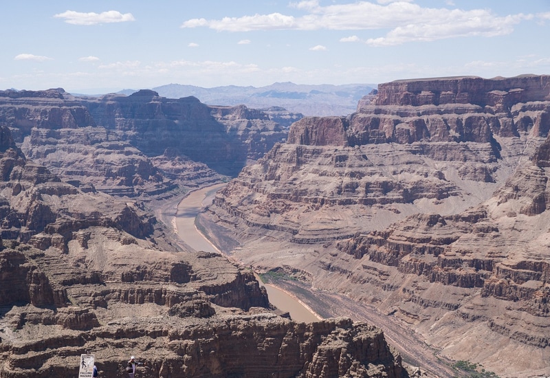 travel time by car from las vegas to grand canyon