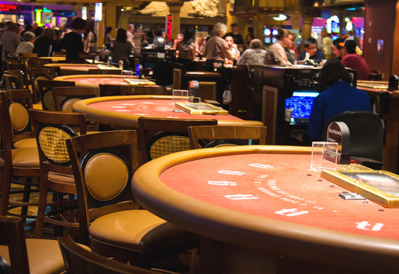 treasure island blackjack tables