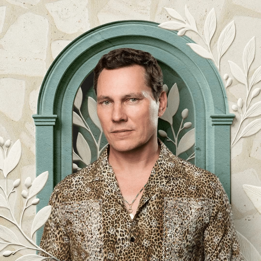 Tiësto at OMNIA Dayclub promotional photo