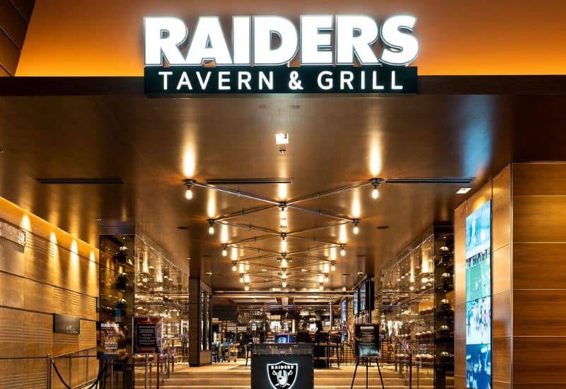raiders tavern and grill